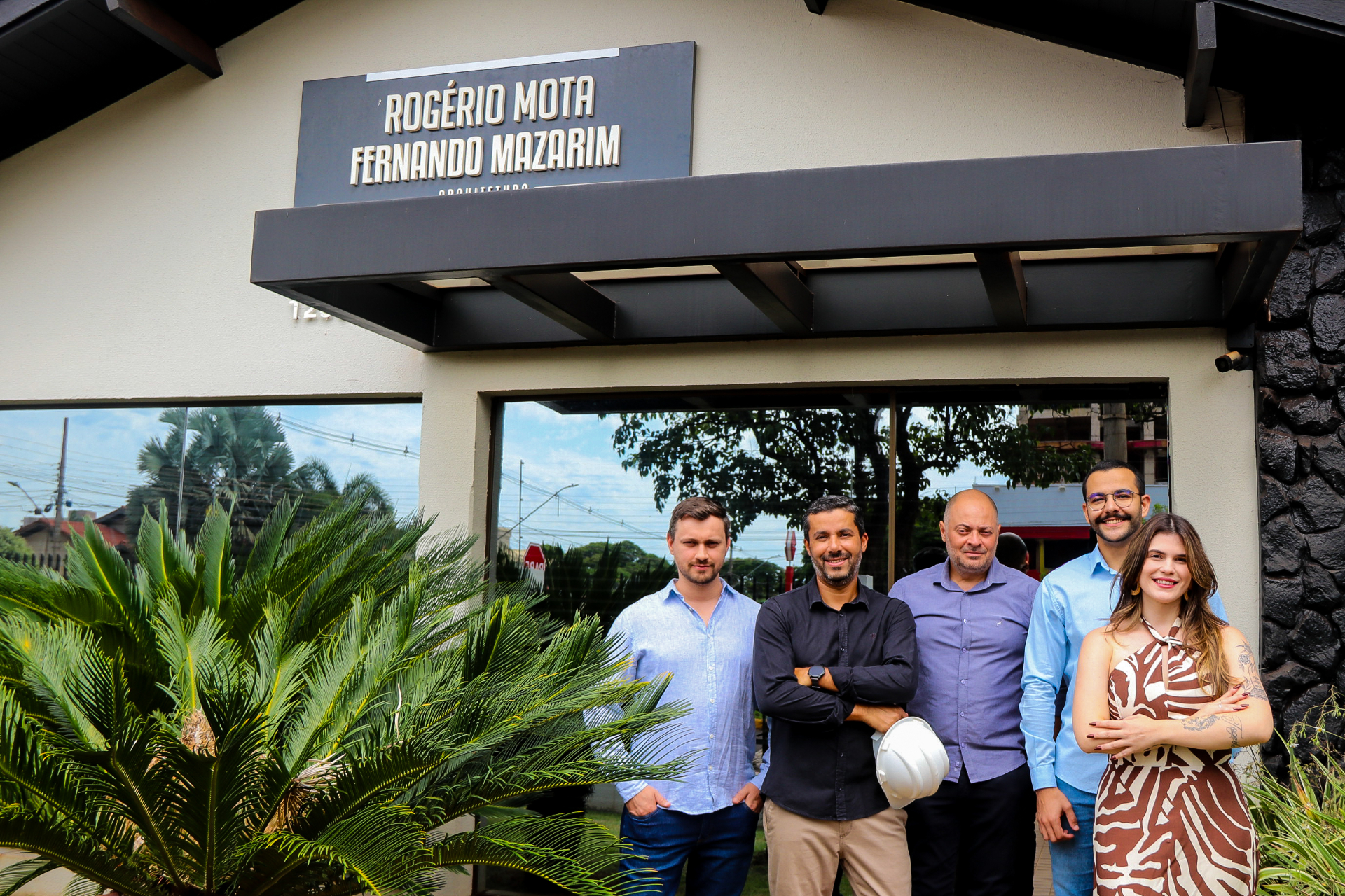 Equipe na sede do escritório